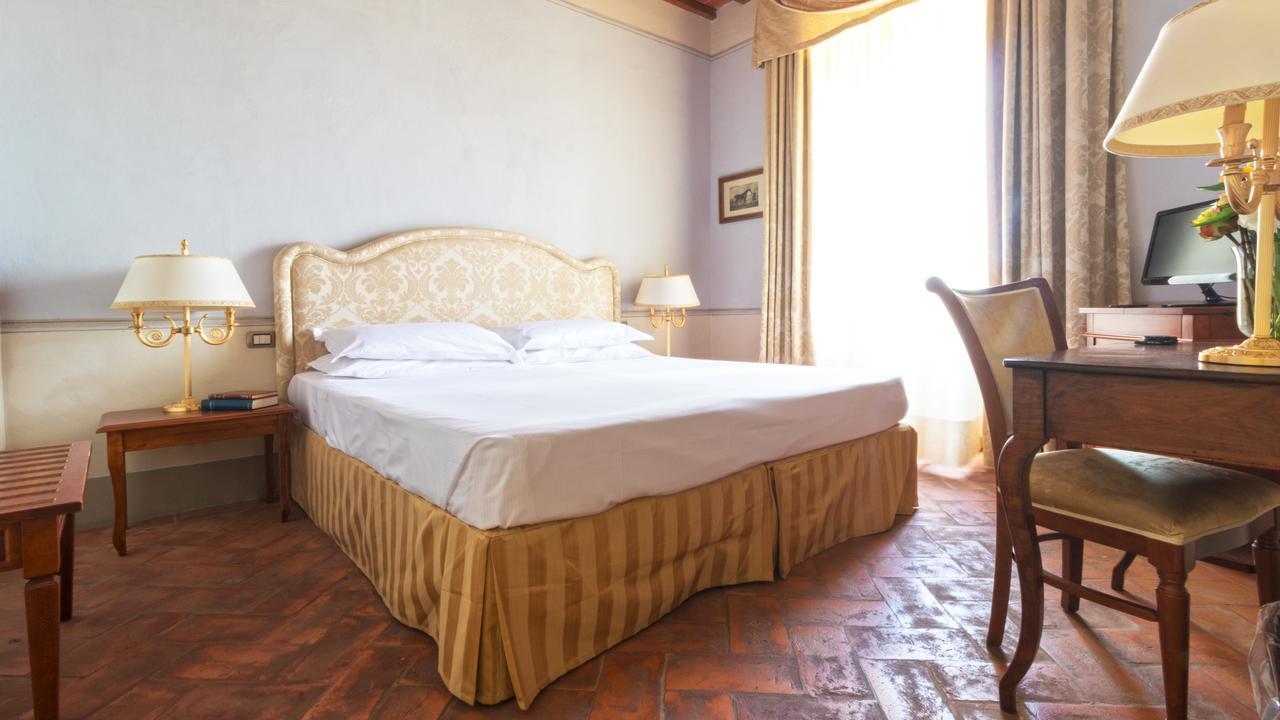 Badia Di Campoleone Villa Arezzo Room photo